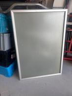 Grijze poster bord  met aluminium frame, Ophalen, Gebruikt, Overige typen
