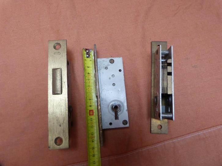 3 Zeer degelijke LIPS oude nacht sloten klaviersloten, Hobby en Vrije tijd, Knutselen, Gebruikt, Materiaal, Ophalen