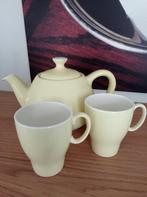 Pastel gele theepot Petrus Regout met 2 bijpassende bekers, Antiek en Kunst, Antiek | Servies los, Ophalen
