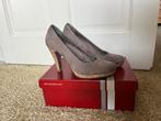 Marco tozzi fluweel/suede pumps taupe/grijs/bruin mt. 39, Kleding | Dames, Schoenen, Pumps, Bruin, Marco Tozzi, Ophalen of Verzenden