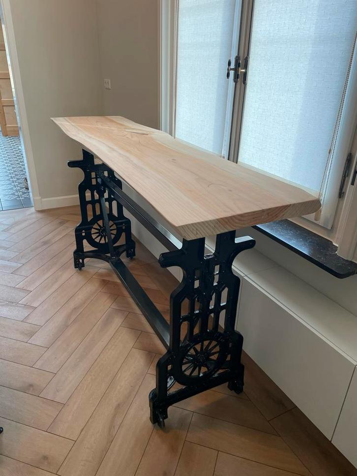 Stijlvolle bartafel met uniek onderstel, Huis en Inrichting, Barren, Nieuw, Ophalen