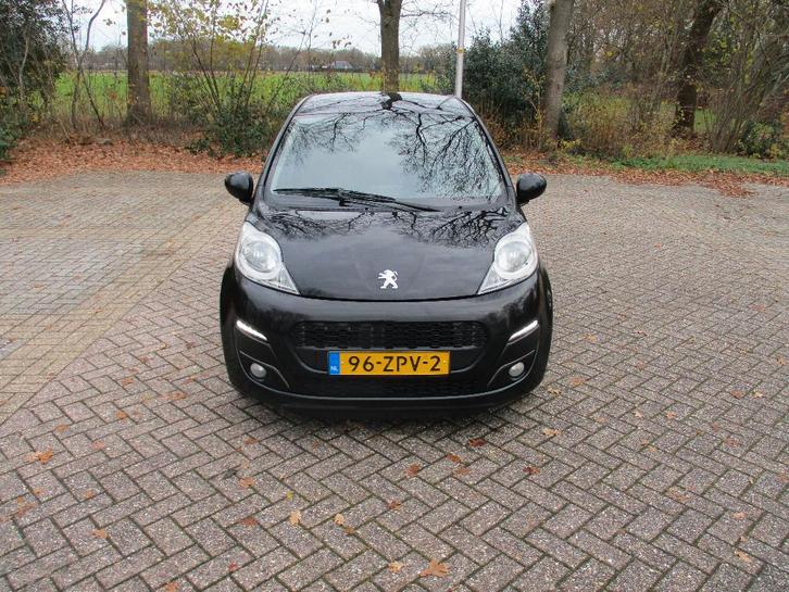 Peugeot 107 1.0 12V 5DR 2013 Zwart apk 12-2026 airco, Auto's, Peugeot, Bedrijf, ABS, Airbags, Airconditioning, Alarm, Bluetooth