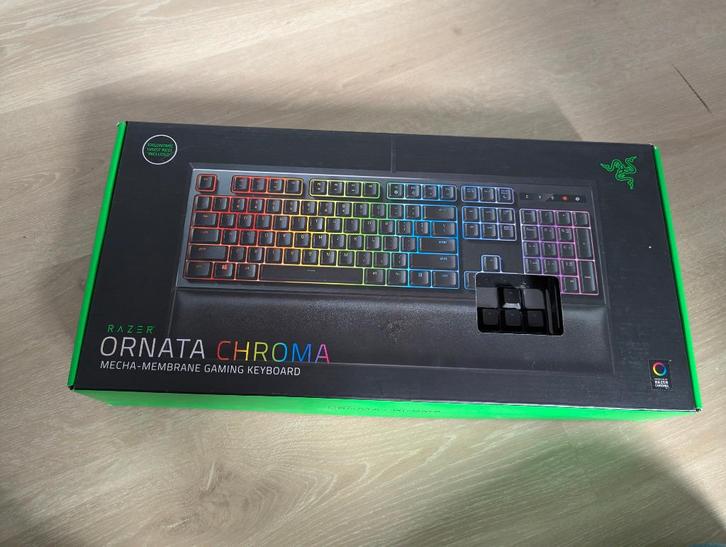 Razer Ornata chroma - RGB toetsenbord, Computers en Software, Toetsenborden, Gebruikt, Qwerty, Bedraad, Ergonomisch, Gaming toetsenbord