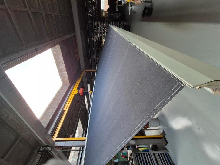 Teras scherm 5,25 mtr breed 2,5 mtr uitval met nieuw doek, Tuin en Terras, Zonneschermen, Zo goed als nieuw, Knikarmscherm, 150 tot 300 cm