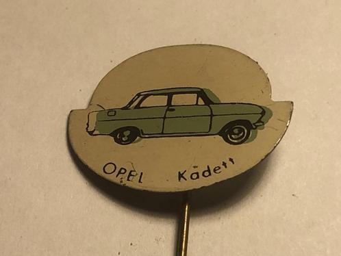 Metalen OPEL KADETT AUTOMODEL Speld (Groen/Wit/Zwart)., Verzamelen, Speldjes, Pins en Buttons, Zo goed als nieuw, Speldje of Pin