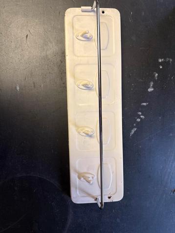 Vintage Handdoekrek voor Badkamer beschikbaar voor biedingen