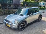 Mini 1.6 16V Cooper AUTOMAAT Bj 2004 Grijs, Zwart, 4 cilinders, 4 stoelen, Leder en Stof