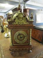 Oer 10585 ANTIEKE eiken tafelklok met bronzen ornamenten, Antiek en Kunst, Antiek | Klokken, Ophalen