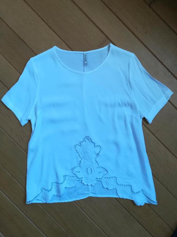 STRADIVARIUS bloes wit met kant maat L - nieuw -, Kleding | Dames, Blouses en Tunieken, Nieuw, Maat 38/40 (M), Wit, Ophalen of Verzenden