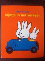 nijntje in het verkeer - stickerboek, Ophalen of Verzenden, Zo goed als nieuw