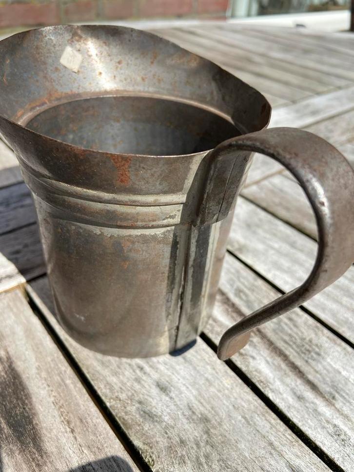Oude metalen kan met handvat, Antiek en Kunst, Antiek | Tin, Ophalen of Verzenden