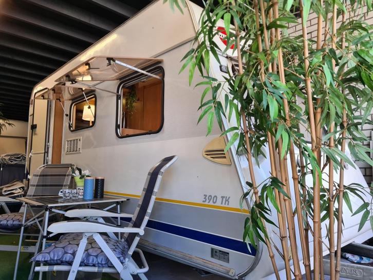 Bürstner FUN 395 TK 2004 VOORTENT & LUIFEL, Caravans en Kamperen, Caravans, Bedrijf, 750 - 1000 kg, Treinzit, Bürstner, Dwarsbed