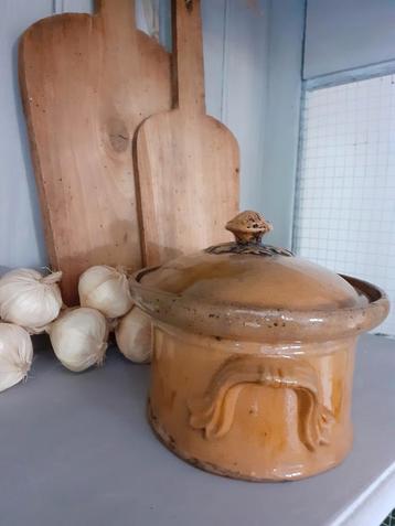 Antieke Franse Paté Terrine Schaal beschikbaar voor biedingen