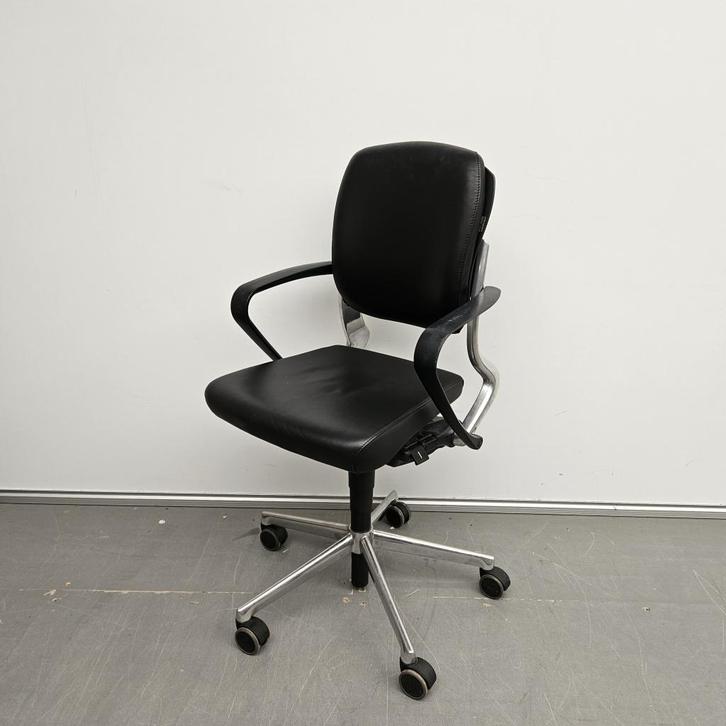 Ahrend 230 bureaustoel - zwarte lederen bekleding, Huis en Inrichting, Bureaustoelen, Gebruikt