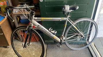 Wielrennersfiets beschikbaar voor biedingen