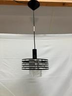 Vintage hanglamp met ijzeren ring en glazen binnen kap, Ophalen of Verzenden, Gebruikt, Minder dan 50 cm