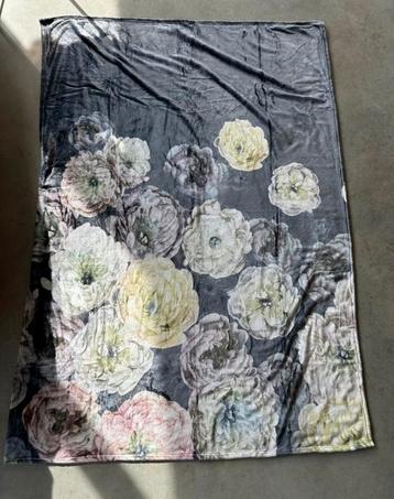 op=op plaid woondeken pioenrozen rozen deken bloemen grijs