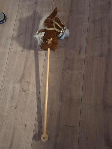Stokpaardje met Geluid - Klaar voor Avontuur! beschikbaar voor biedingen