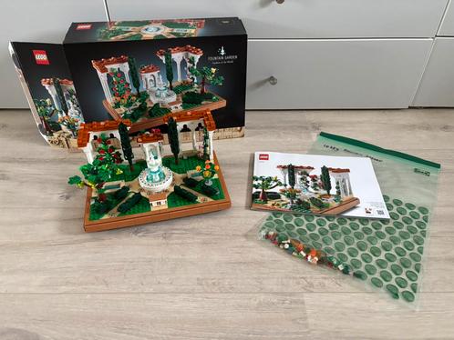 Lego 10359 Fountain Garden, Kinderen en Baby's, Speelgoed | Duplo en Lego, Zo goed als nieuw, Lego, Complete set, Ophalen of Verzenden
