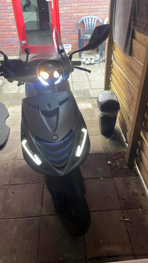 Piaggio zip 50 cc 4 takt, Fietsen en Brommers, Scooters | Piaggio, Zo goed als nieuw, Zip, Ophalen