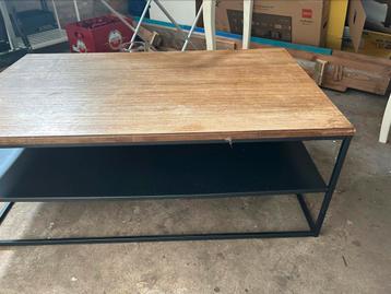 Salontafel gratis beschikbaar voor biedingen