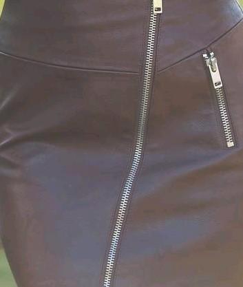 Leren Rok Bordeauxrood met ritsen maat M, Kleding | Dames, Rokken, Zo goed als nieuw, Rood, Boven de knie, Verzenden