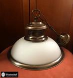 Vintage hanglamp industrieel koper brons lamp kap glas wit, Ophalen of Verzenden, Glas, Vintage - retro - antiek, 50 tot 75 cm