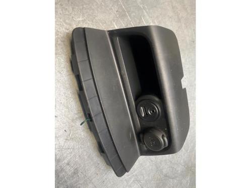 AUX/USB aansluiting van een Peugeot 208, Auto-onderdelen, Elektronica en Kabels, Peugeot, Gebruikt, 3 maanden garantie, Ophalen of Verzenden