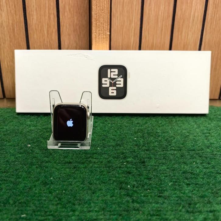Apple Watch SE 2 40MM Starlight - In Goede Staat, Sieraden, Tassen en Uiterlijk, Smartwatches, Zo goed als nieuw