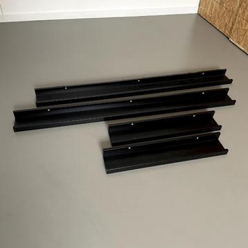 Zwarte planken voor fotolijstjes (Ribba - Ikea)
