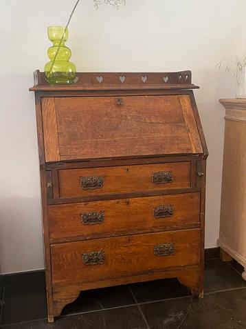 Schattige antieke secretaire met ️ beschikbaar voor biedingen