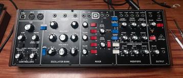 Behringer Model D Synthesizer beschikbaar voor biedingen