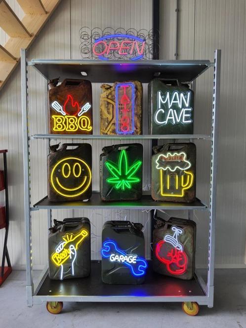 Superstoere neon ledsign lamp vintage metalen jerrycan uniek, Huis en Inrichting, Lampen | Overige, Nieuw, Ophalen of Verzenden