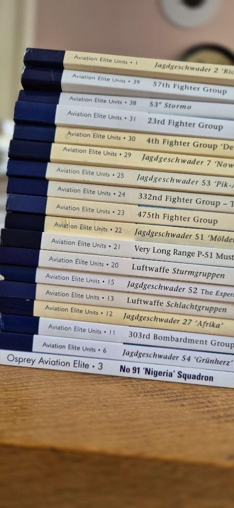 Osprey Aviation Elite Units - 18 titels, Boeken, Oorlog en Militair, Gelezen, Luchtmacht, Tweede Wereldoorlog, Ophalen of Verzenden
