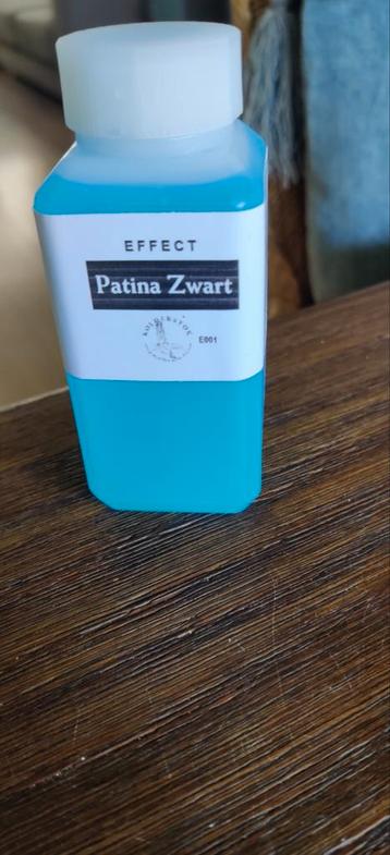 Patina zwart beschikbaar voor biedingen