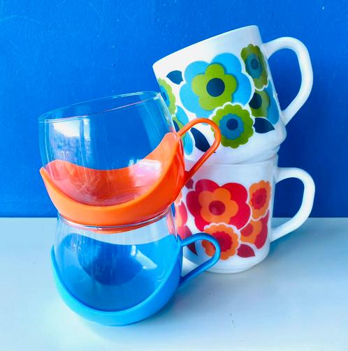 Retro jaren 70 koppen/ Melitta & Arcopal Lotus, Huis en Inrichting, Keuken | Servies, Gebruikt, Kop(pen) en/of Schotel(s), Overige stijlen