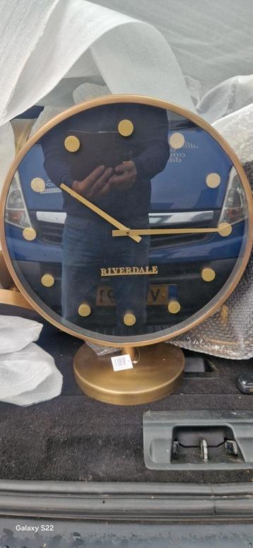 Riverdale tafelklok Fre  beschikbaar voor biedingen