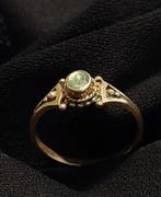 Antieke ring bronze en opaal abalone steen delicaat mt 17,5, Verzenden, Brons, Ring, Met edelsteen