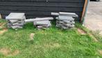 26 vierkante tegels 50 bij 50, Tuin en Terras, Bielzen en Borders, Ophalen of Verzenden, Zo goed als nieuw, Beton, Minder dan 100 cm