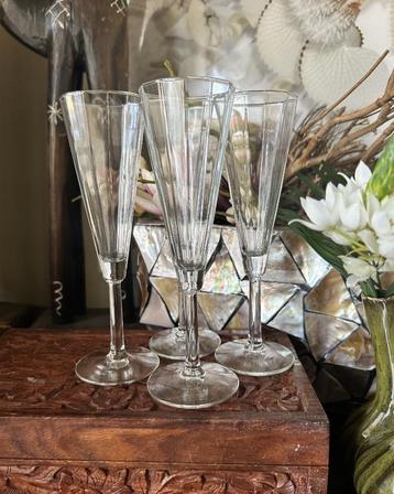 Champagne glazen set vintage beschikbaar voor biedingen