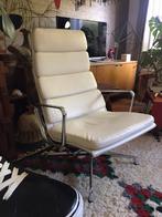 Eames softpad lounge Ea 222 Vitra, Huis en Inrichting, Ophalen, Gebruikt, Metaal