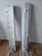 Twee TL armaturen met TL buizen, Ophalen