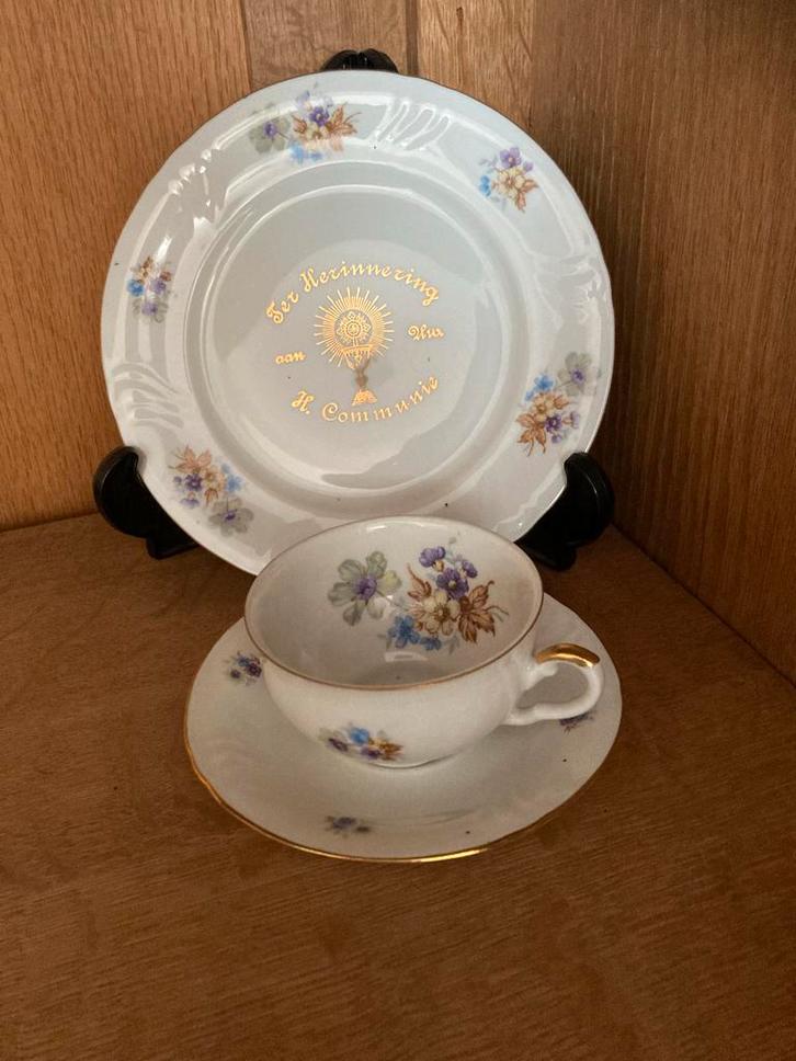 Communie Servies Kop en Schotel met Bord, Antiek en Kunst, Antiek | Servies compleet, Ophalen