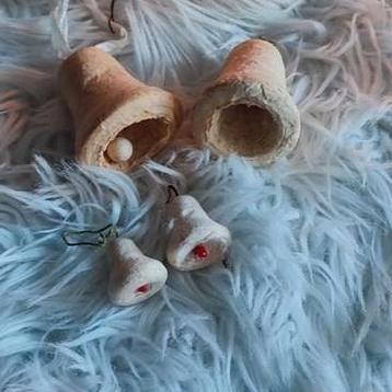 4 Oude Watten Kerstklokjes beschikbaar voor biedingen