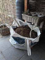 Zwarte grond voor ophogen borders, ca. halve kuub, Ophalen, Gebruikt, Overige typen