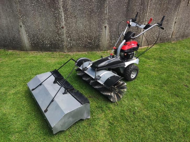 LUMAG veegmachine (type KM1000, 6,5 pk, 100 cm., opvangbak), Tuin en Terras, Veegmachines, Gebruikt, Ophalen of Verzenden