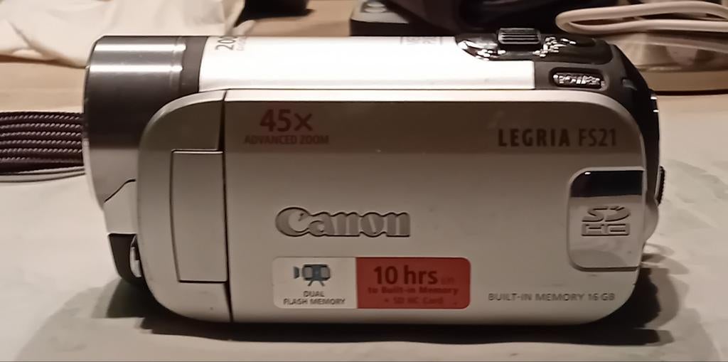 Dit is een Canon LEGRIA FS21 digitale camcorder., Canon, 20x of meer, Ophalen of Verzenden, Zo goed als nieuw