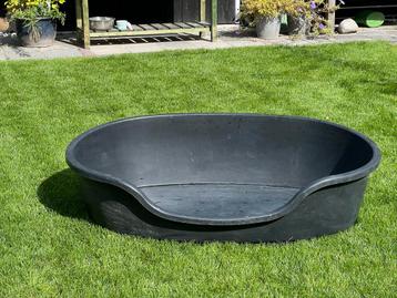 Kunststof hondenmand 120x85 beschikbaar voor biedingen