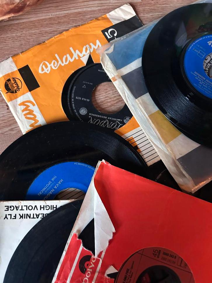 Kistje vol Singles/Kleine LP's, Cd's en Dvd's, Vinyl Singles, Gebruikt, Single, Overige genres, 7 inch, Ophalen of Verzenden