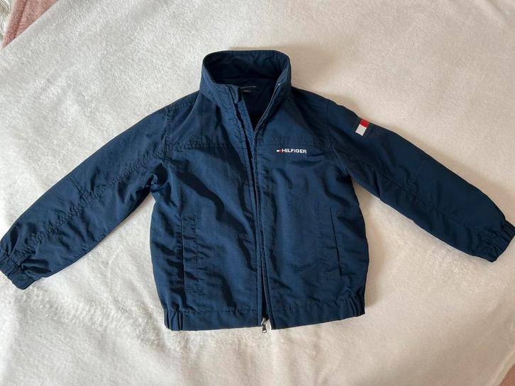 Tommy Hilfiger jas jongen maat 116/122 blauw, Kinderen en Baby's, Kinderkleding | Maat 122, Zo goed als nieuw, Jongen, Jas, Ophalen of Verzenden